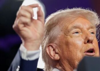 Trump adia início de tarifas no Brasil e no mundo; mercados reagem