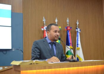 Vereador Ary Campos propõe terceiro turno em creches; projeto é aprovado pela Câmara de Rondonópolis