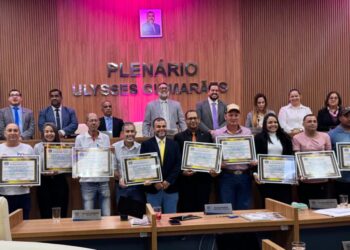 Vereador Anderson Bananeiro homenageia voluntários do Leilão do Hospital do Amor