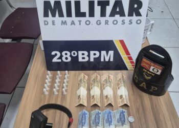 PM prende faccionada por tráfico de drogas e apreende porções de entorpecentes e dinheiro -