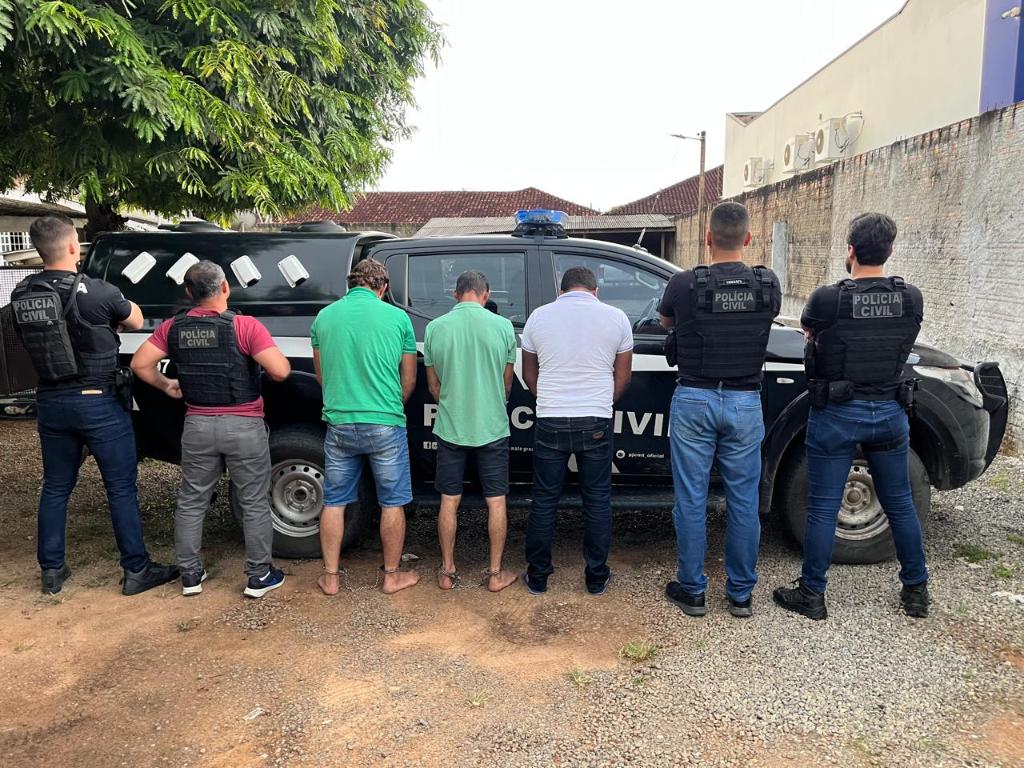 Polícia Civil prende irmãos e amigo envolvidos em homicídio ocorrido no último sábado em Nova Bandeirantes -