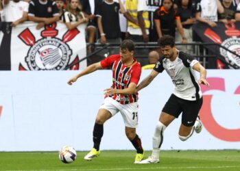 Corinthians e São Paulo empatam na Neo Química Arena no Paulistão