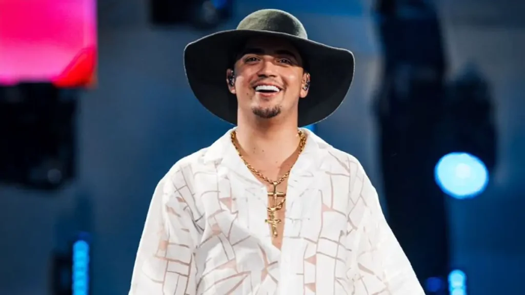 Natanzinho Lima atualiza estado de saúde após interromper show na Bahia