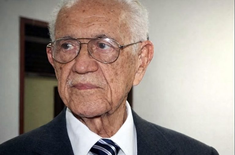 Hélio Nogueira Lopes - médico pediatra, prefeito de Penedo (AL), deputado estadual em Alagoas