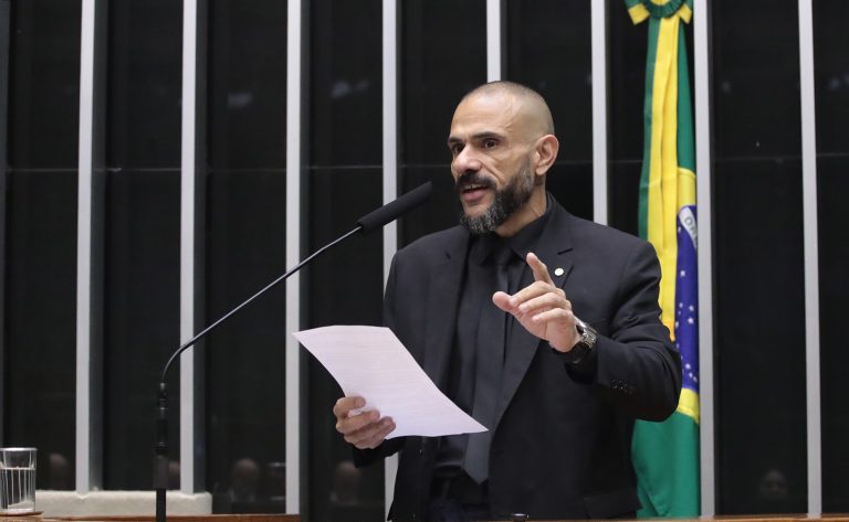 Deputado Sargento Portugal (Podemos-RJ) fala no Plenário da Câmara dos Deputados