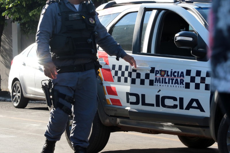 Trio suspeito de série de roubos é detido após perseguição policial