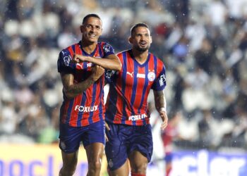 Bahia vence o Vasco e assume vice-liderança provisória do Brasileirão