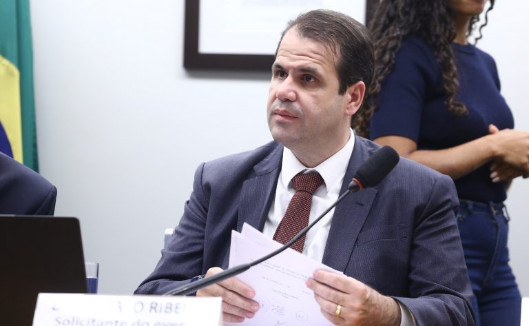 Audiência Pública - Regulamentação obrigatória da cobertura de atenção domiciliar (Home Care). Dep. Aureo Ribeiro (SOLIDARIEDADE-RJ)