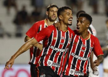 São Paulo vence Ponte Preta e garante vaga nas quartas do paulistão