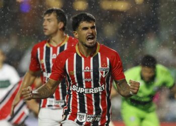 São Paulo vence o Coritiba com time reserva no Brasileirão