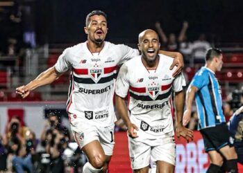 São Paulo vence o Grêmio e assume liderança provisória do Brasileirão