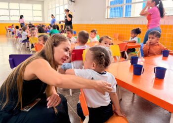 Ano letivo começa com estrutura garantida e acompanhamento da vereadora Kalynka Meirelles