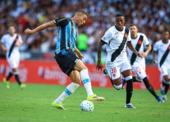Vasco vence Grêmio e esquenta disputa na tabela do Brasileirão