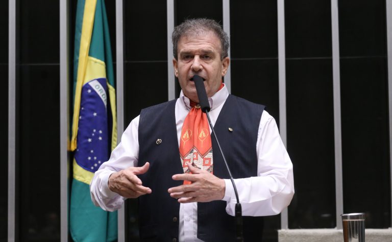 Discussão e votação de propostas legislativas. Dep. Pompeo de Mattos (PDT-RS)
