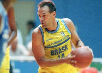 Morre aos 68 anos o ídolo do basquete brasileiro Oscar Schmidt