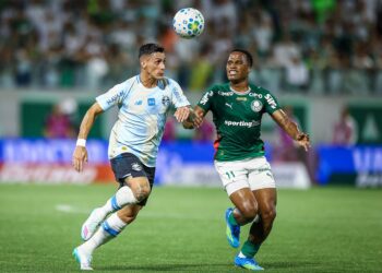 Palmeiras vence o Grêmio e dispara na liderança do Brasileirão 
