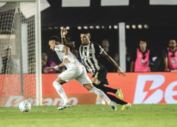 Santos vence Atlético-MG na Vila Belmiro e reage no Brasileirão