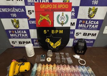 Dupla é presa por tráfico após cerco do GAP em Rondonópolis; suspeito quebrou celular durante abordagem