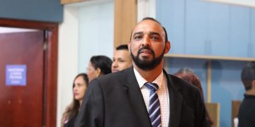 Beto do Amendoim se emociona ao assumir presidência da Câmara de Rondonópolis